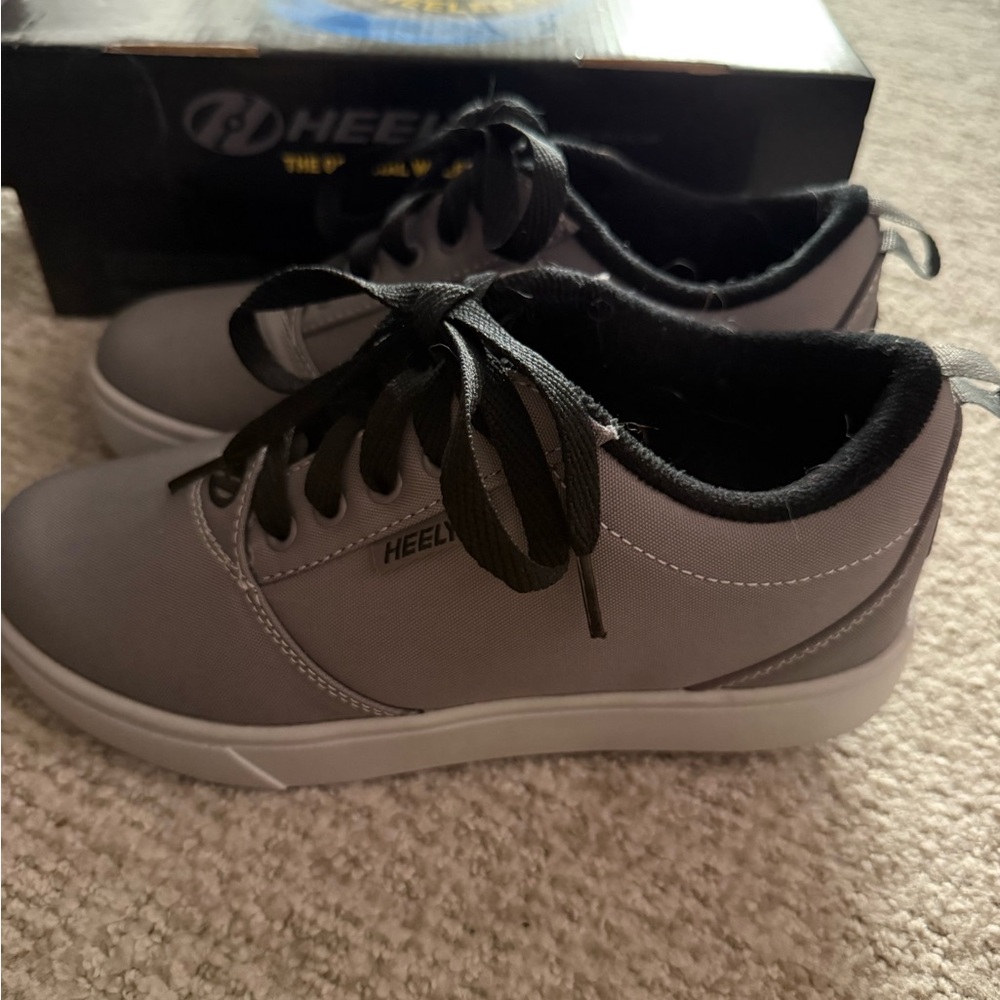 Heelys Black and Gray Skate Shoes